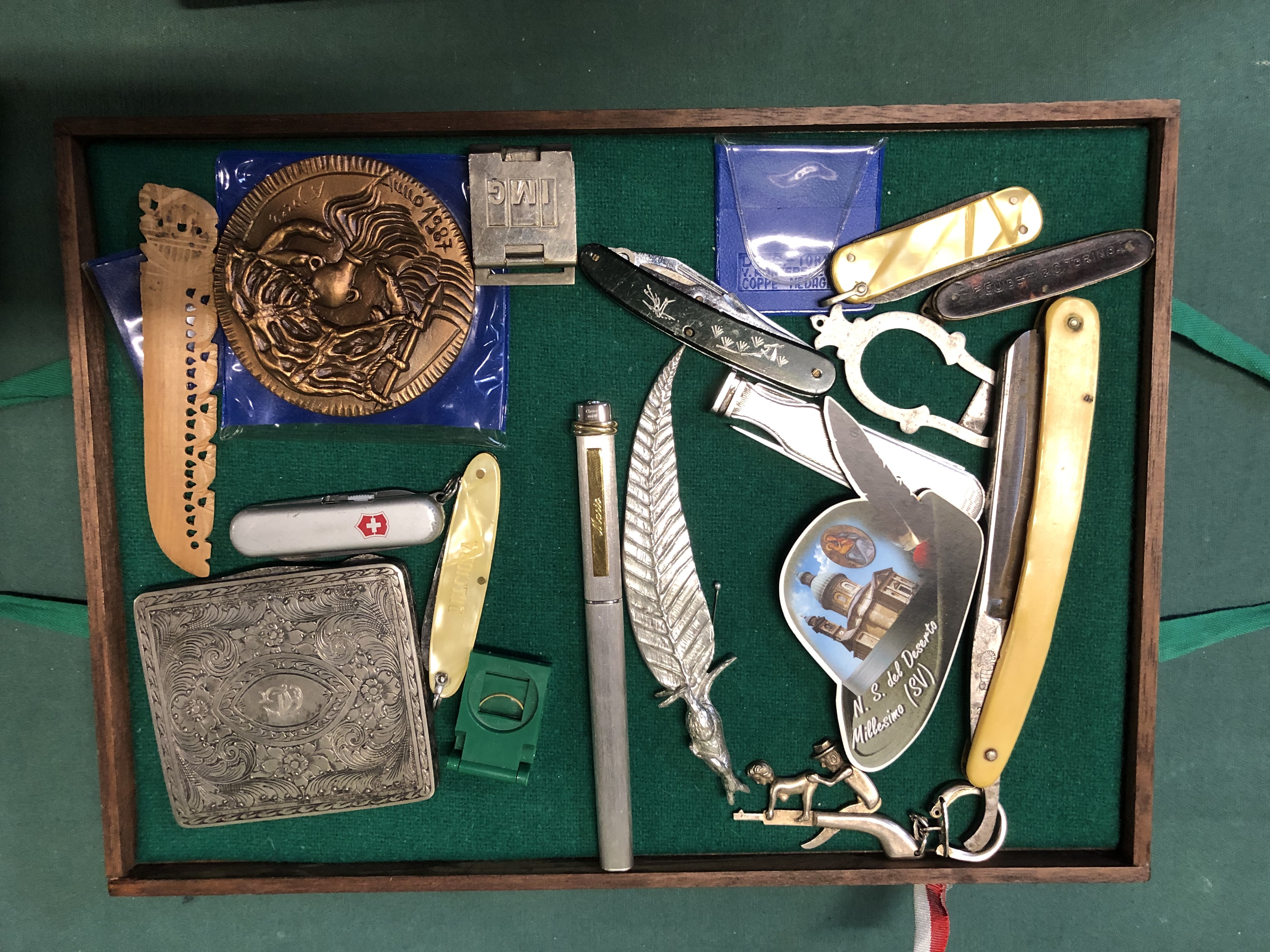 Aruga memorabilia.jpg
